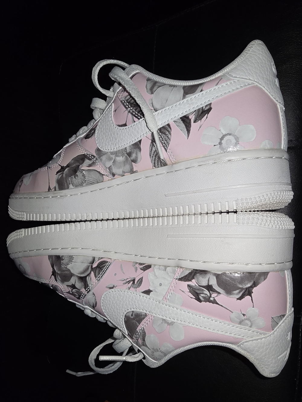 Nike Women's Pink Floral Low-Top Sneakers - Picture 9 of 9